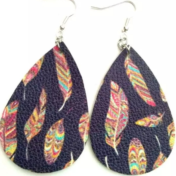 Jewelry - Feather teardrop earrings